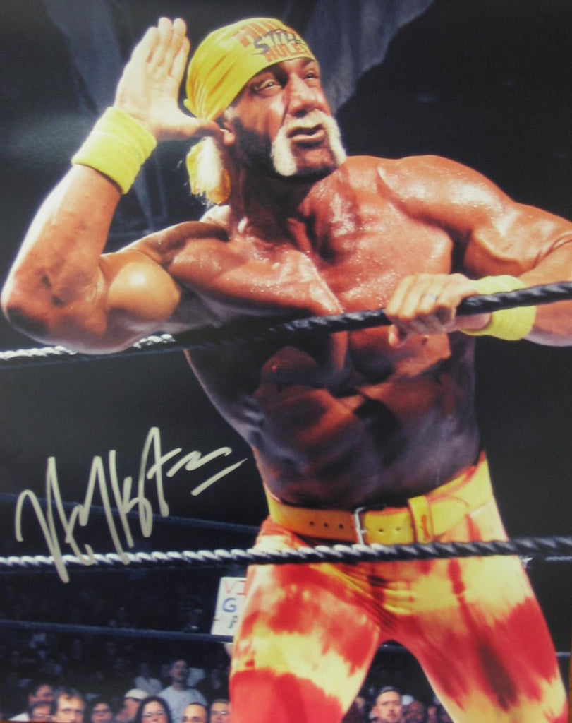 Hulk Hogan Signed 16X20 - Listen To The Crowd