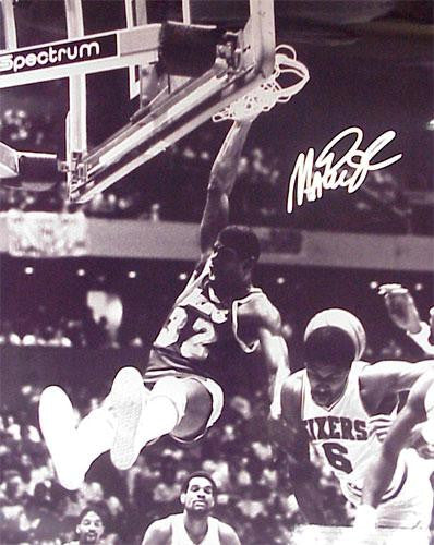 Magic Johnson Signed 8X10 Photo - Dunking Over Julius Erving (B&W)