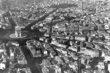 Arc de Triomphe as viewed from a balloon 20x30 poster