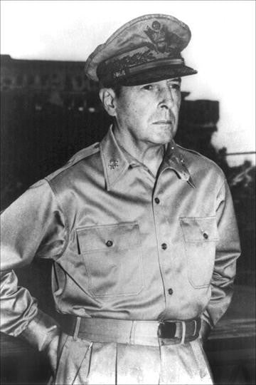 General Douglas MacArthur 20x30 poster