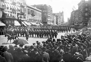 Police Parade through Streets of New York 20x30 poster