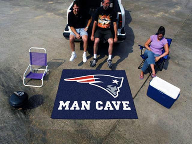 FanMats  NFL - New England Patriots Man Cave Tailgater Rug 60x72