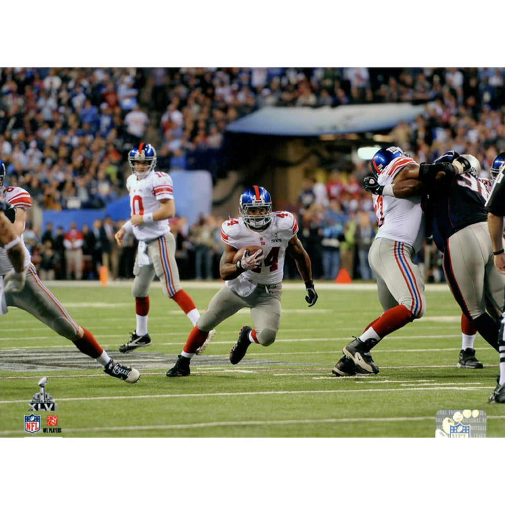 Ahmad Bradshaw Run Super Bowl XLVI (AP Image 120205082684)