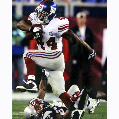 Ahmad Bradshaw SB XLII Eluding The Tackle 16x20 Photograph