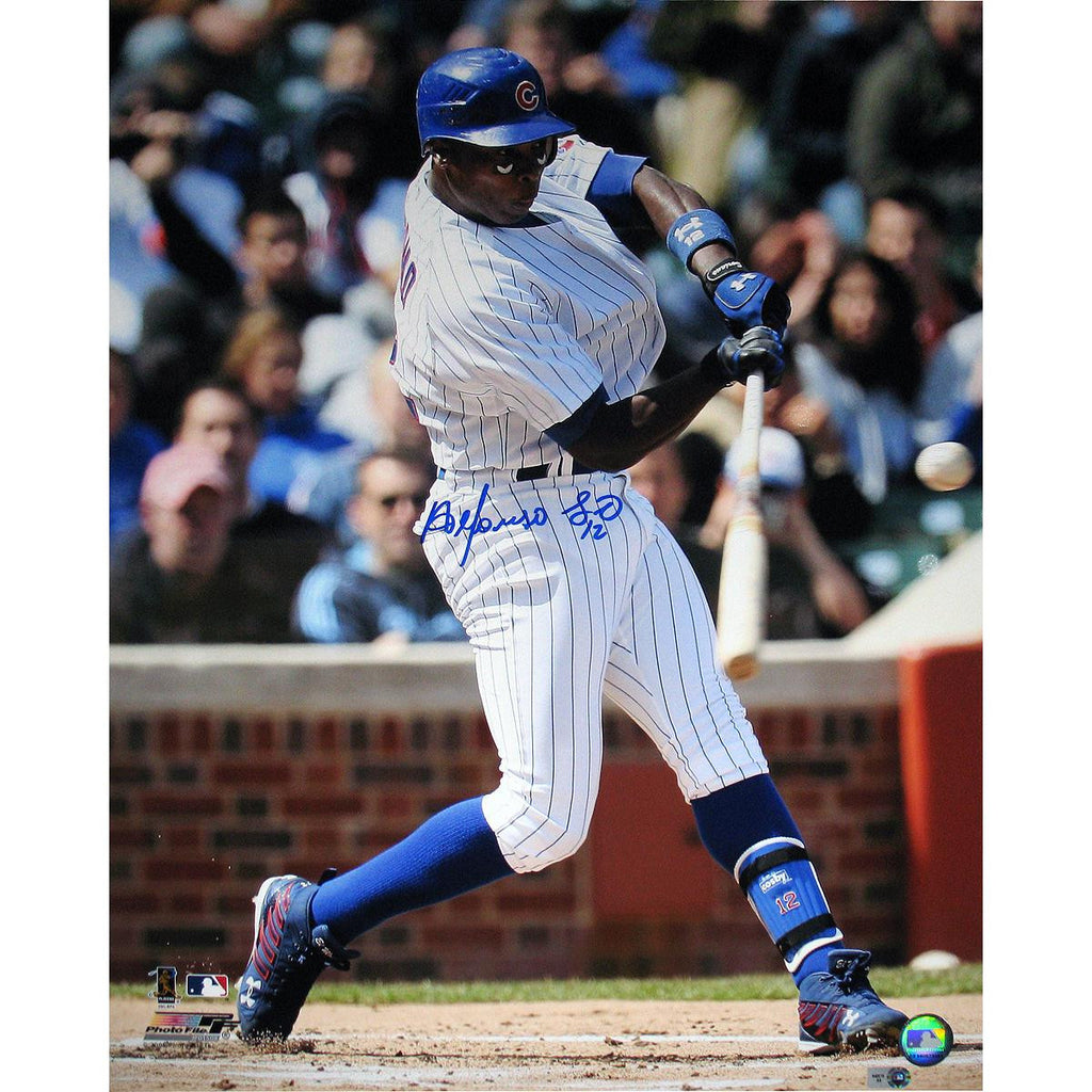 Alfonso Soriano Swing Vertical 16x20 Photo - AUSORIANO16PC2 (MLB Auth Only)