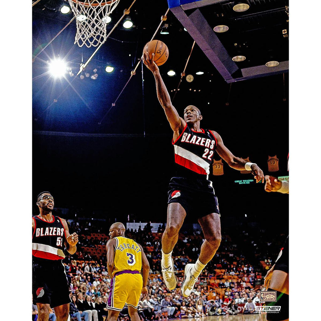 Clyde Drexler Portland Trail Blazers Layup 16x20 Photo (Getty 2705446)