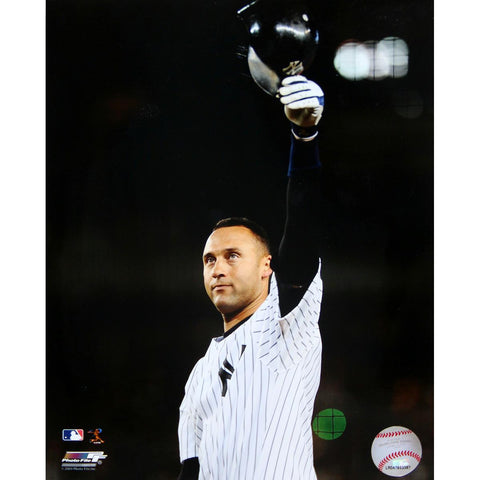 Derek Jeter Salute to the Fans After Breaking Gehrigs Record 8x10 Photo