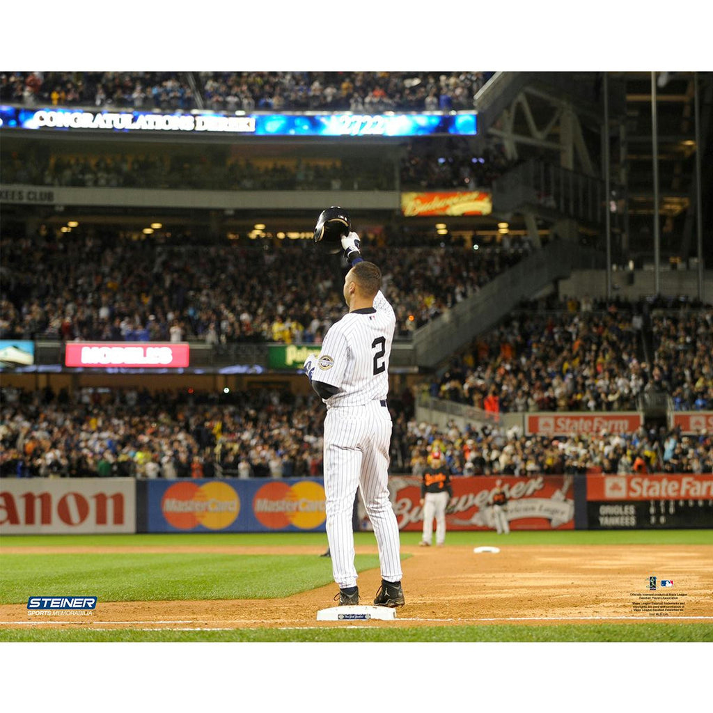 Derek Jeter Tip Cap After Breaking Gehrigs Record for Most Hits By A Yankee 8x10 Text Photo