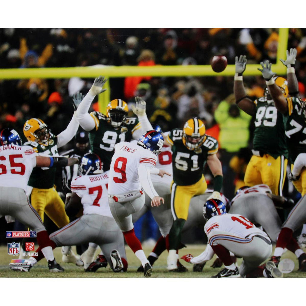 Lawrence Tynes Kick vs Green Bay 16x20 Photo