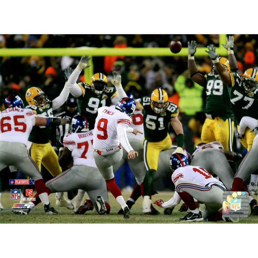 Lawrence Tynes Kick vs Green Bay 8x10 Photo