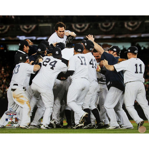 New York Yankees 2009 World Series Clincher Team Celebration Horizontal 8x10 Photo (Getty 92776196)