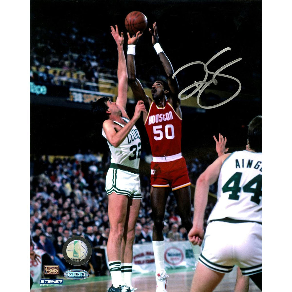 Ralph Sampson Signed Houston Rockets Layup 8x10 Photo (Getty 52165386)