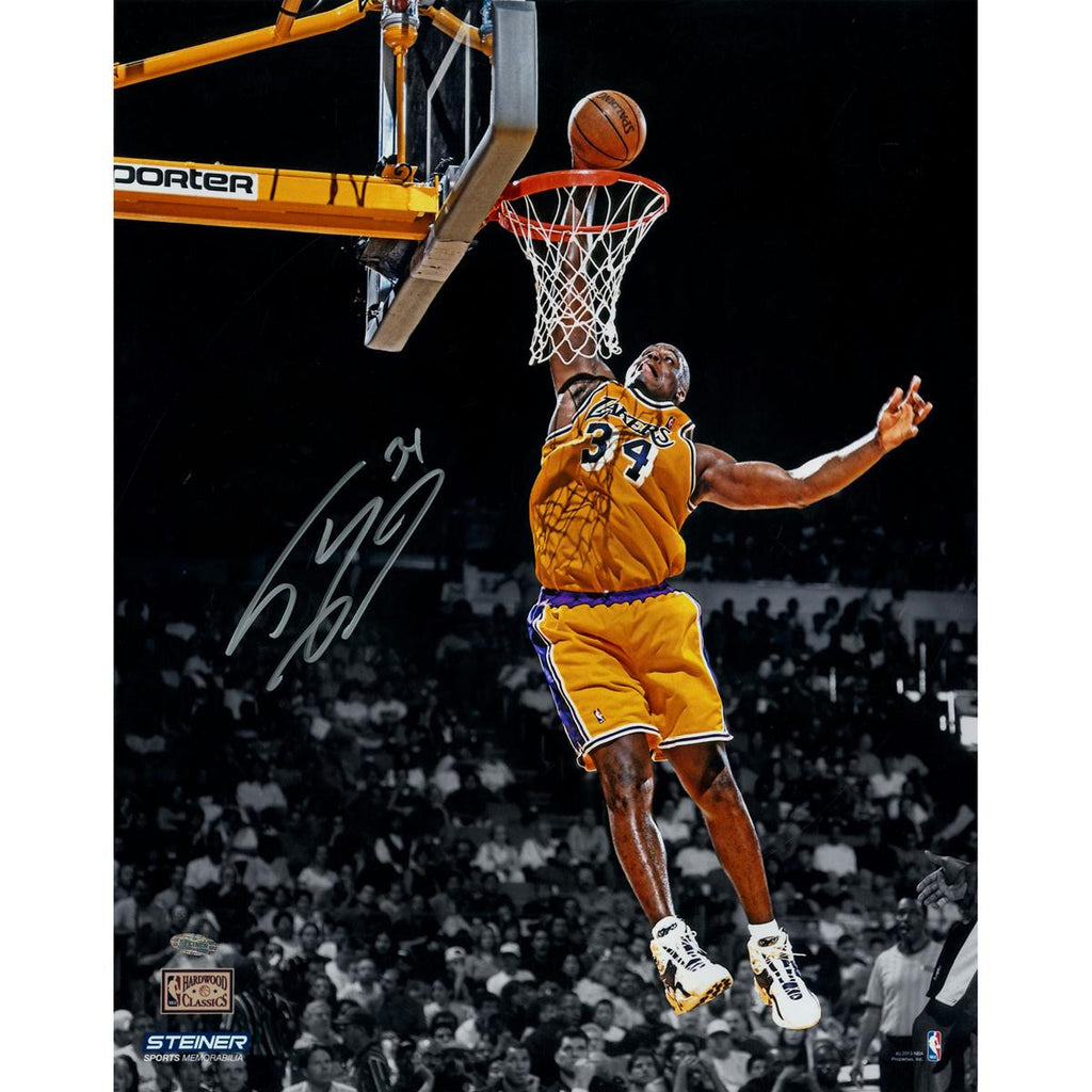 Shaquille ONeal signed Lakers Dunk in Gold 16x20 Photo