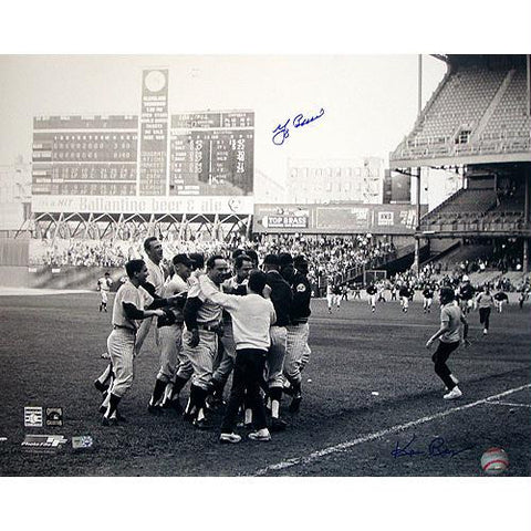 Yogi Berra Celebration with Team B&W Horizontal 16x20 Photo (Signed by Regan) (MLB Auth)